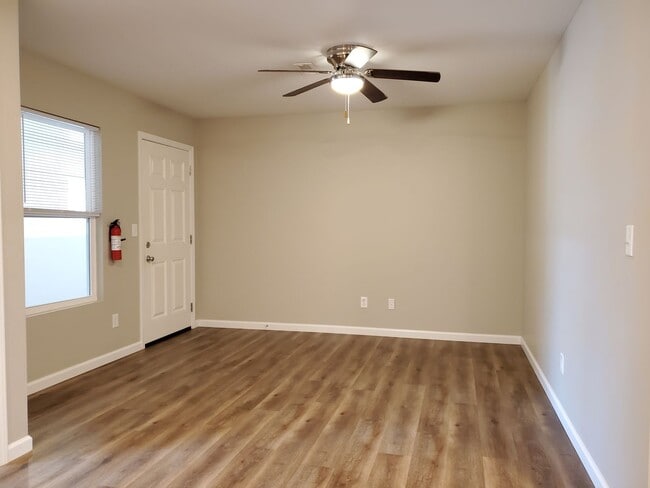 Building Photo - 219 Cane Creek Ln
