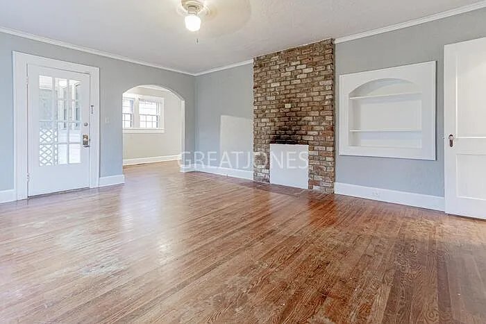 Building Photo - 408 Spring St