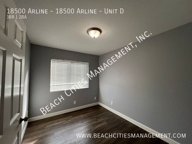 Building Photo - Remodeled 3 Bed, 2.5 Bath Town Home with A...