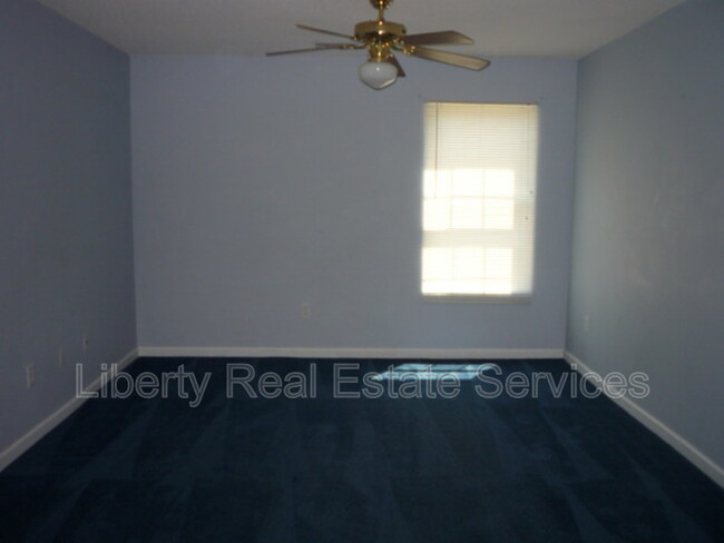 Building Photo - 133 Rolland St
