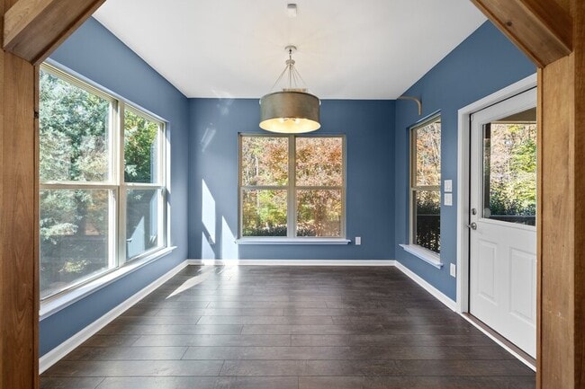 Building Photo - 460 Young Landing Ct