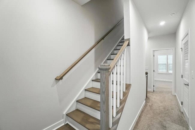 Building Photo - Modern City Living Near Uptown Charlotte