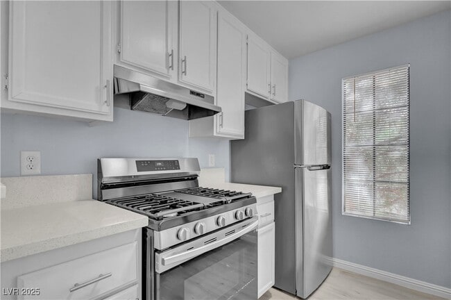 Building Photo - 4730 Nara Vista Way