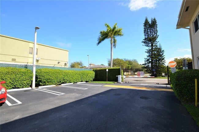 Building Photo - 14500 SW 88th Ave