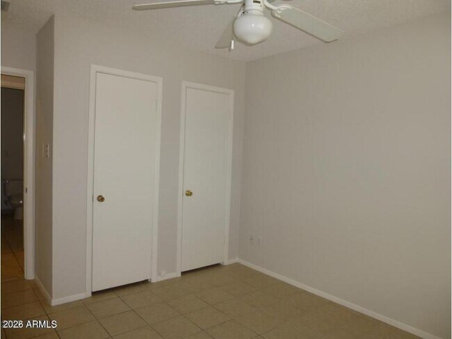 Building Photo - 946 E Loma Vista Dr