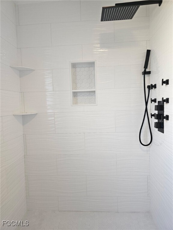 Building Photo - 3933 E River Dr