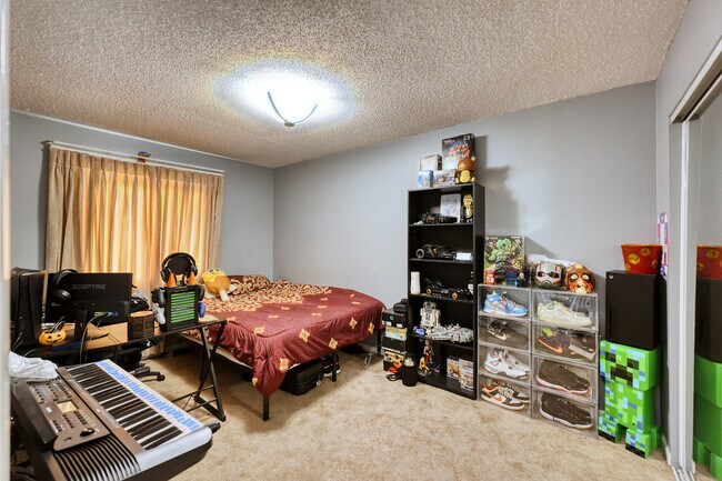 Building Photo - 3724 Merrimac Ln E