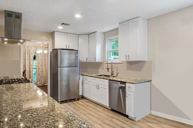 Building Photo - 2018 Westlake Rd