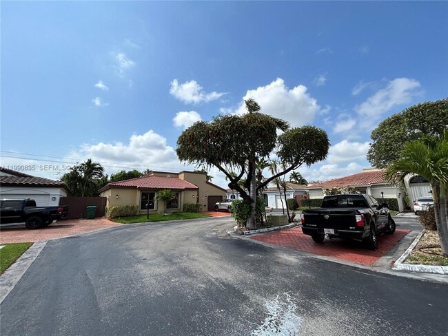 Building Photo - 8910 SW 4th Ln