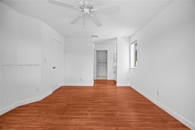Building Photo - 1031 Coral Club Dr