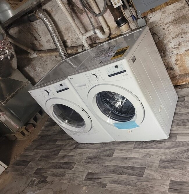 Building Photo - 1116 William St