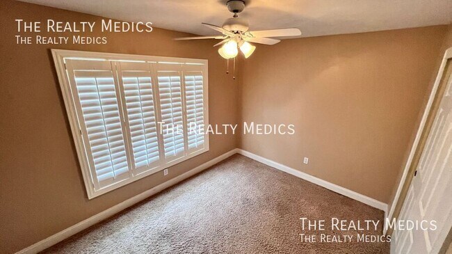 Building Photo - 3769 Grove View Ln