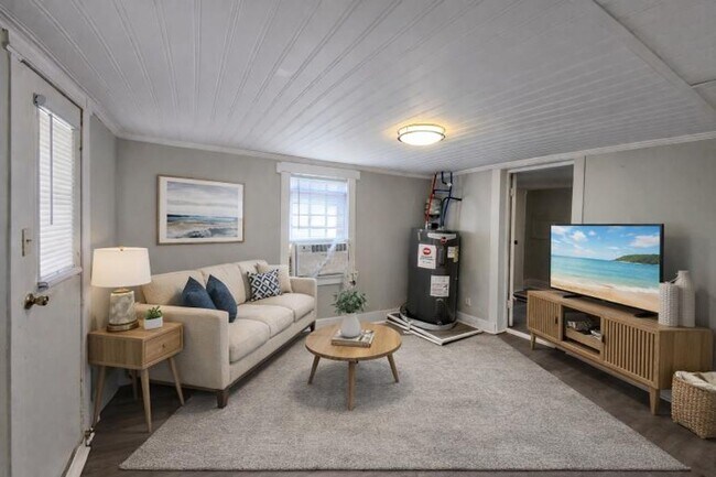 Building Photo - Cumberland Drive Triplex