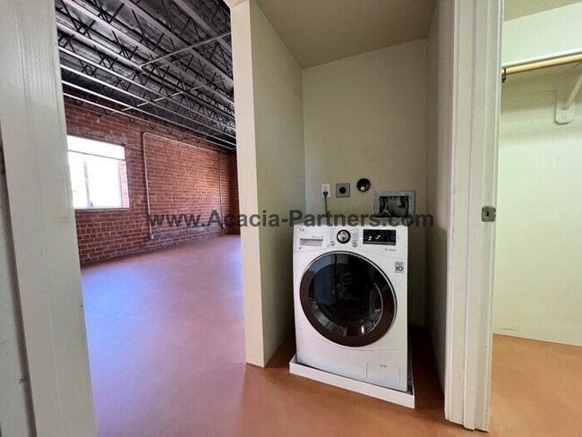 Building Photo - Historic Dorm at Academy One Bedroom Condo