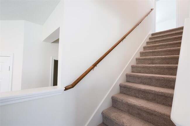 Building Photo - 9426 Castillo Ct
