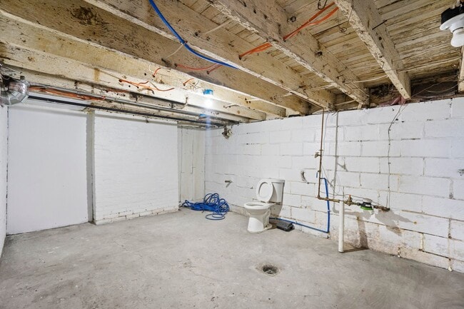 Building Photo - Renovated 3 Bed, 1 Bath Home in Hazelwood - Central AC, Convenient Location - Available Now!