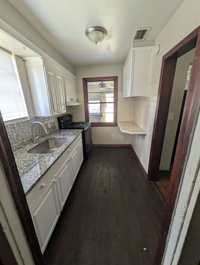 Building Photo - Affordable & Cozy Living at $1,199