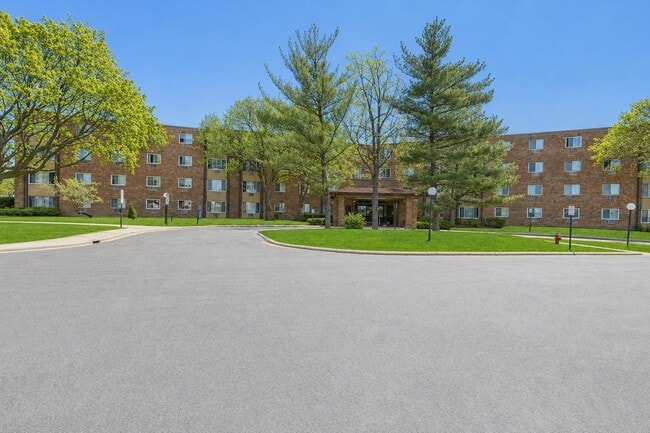 Building Photo - 1475 Rebecca Dr