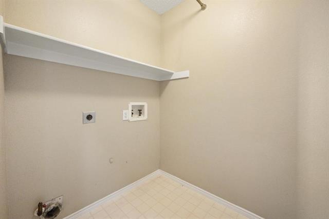 Building Photo - 7700 Glenoaks Dr