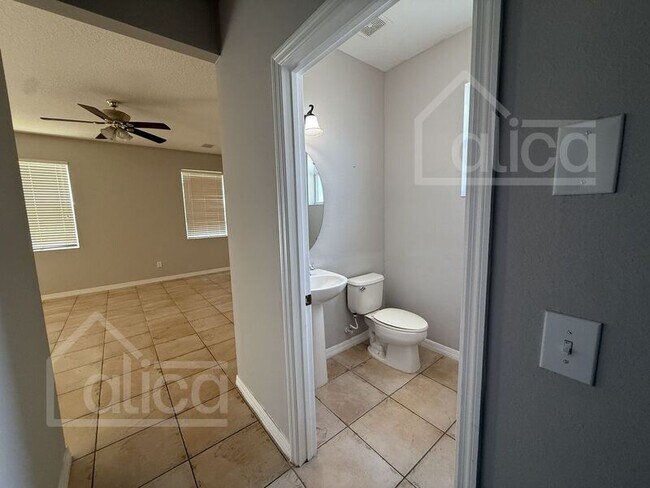 Building Photo - 109 Whispering Pines Way