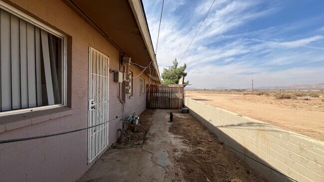 Building Photo - 21225 Wigwam Rd