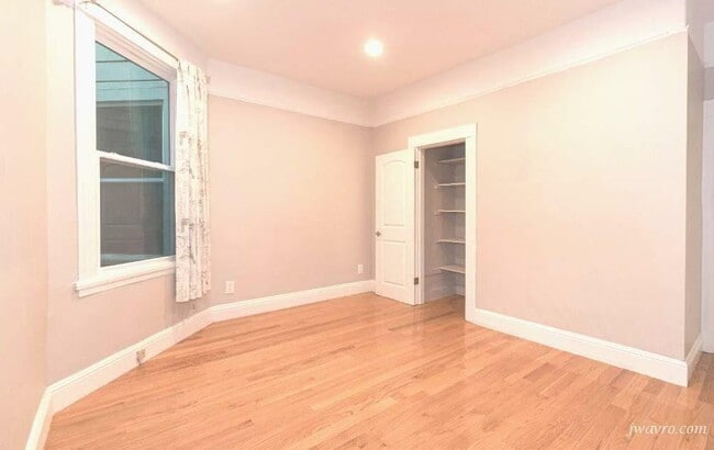 Building Photo - 2268 Bryant St