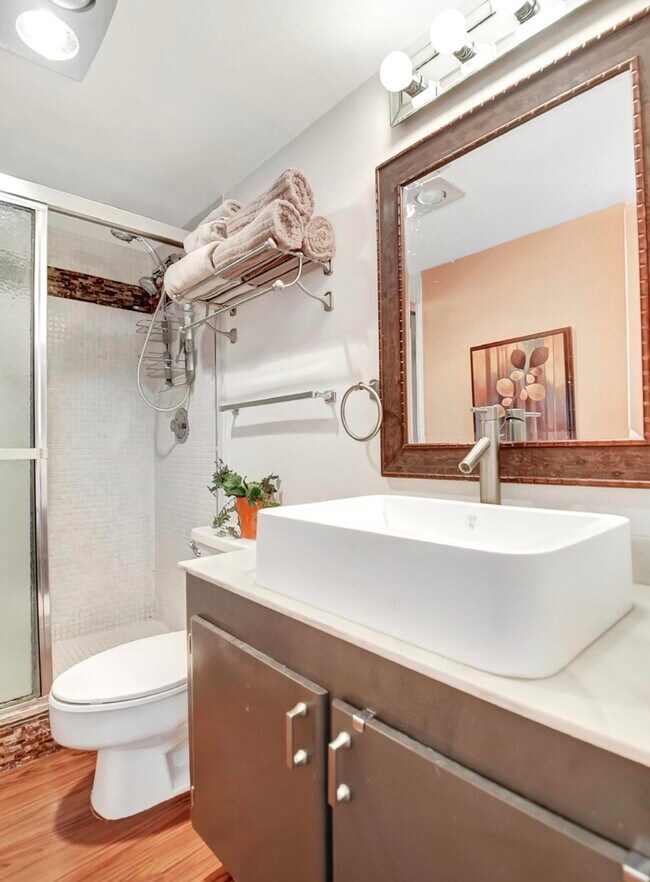 Building Photo - 4070 Tivoli Ct