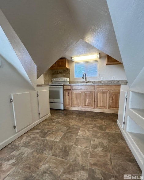 Building Photo - 538 1/2 6th Street Unit