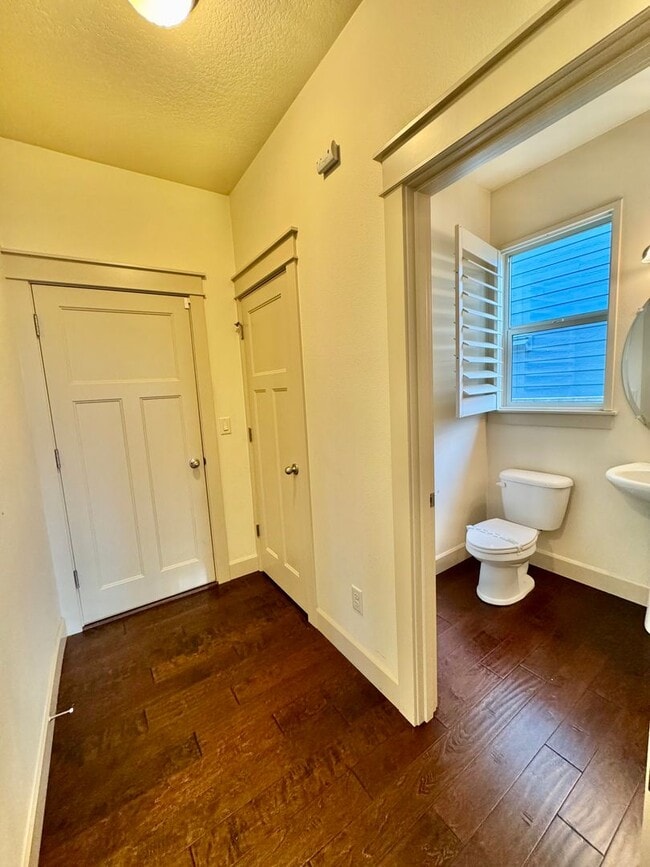 Building Photo - COMING SOON INQUIRE WITHIN- Beautiful 5 bdrm  and master on the main Home in Lacamas Meadows subd...