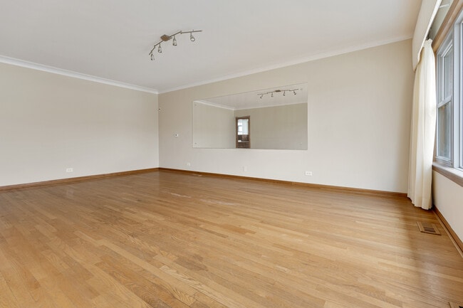 Building Photo - 2931 N 76th Ave