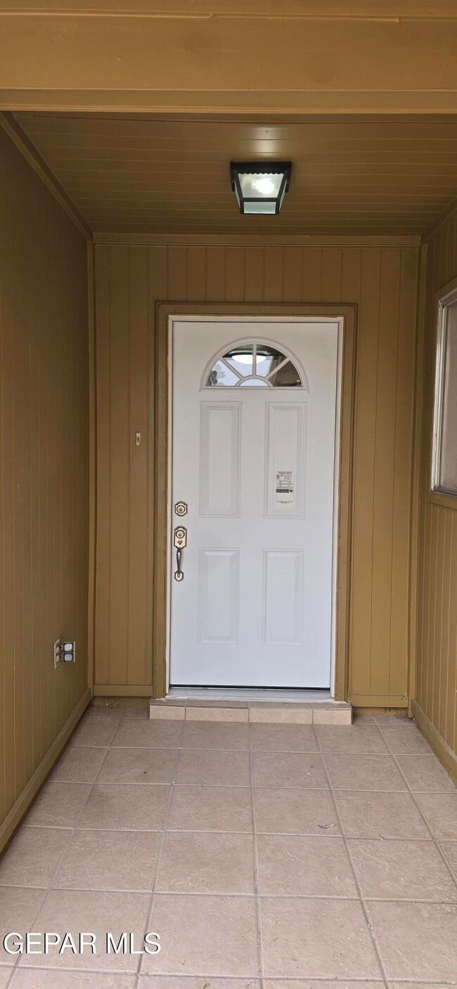 Building Photo - 9332 Hudson Way