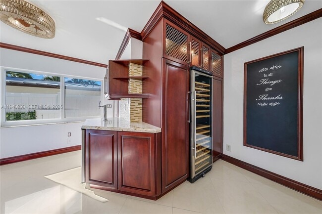 Building Photo - 800 SE 3rd Terrace