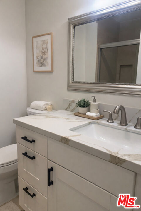 Building Photo - 1242 S Barrington Ave