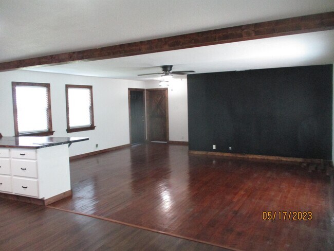 Building Photo - 1508 County Rd 697