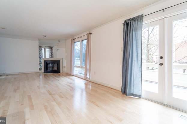 Building Photo - 9753 Lake Shore Dr