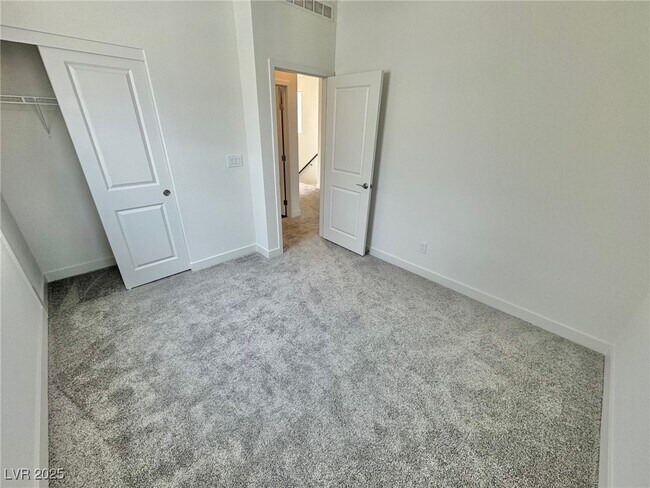 Building Photo - 1548 Little Penguin St