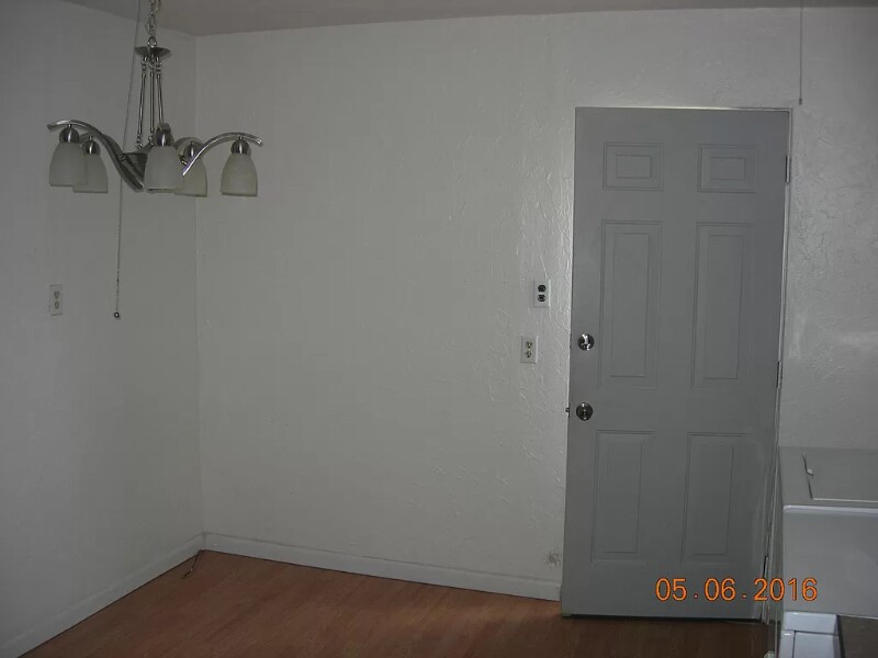 Building Photo - 522 Charlotte Dr