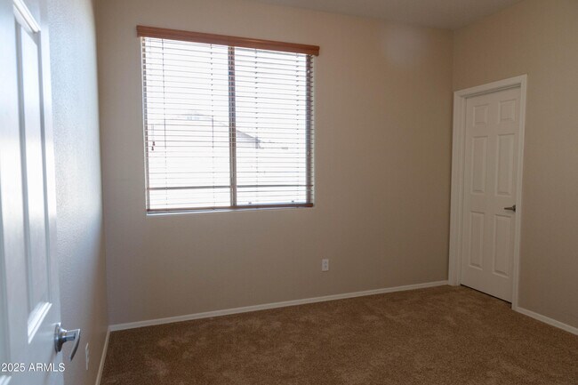 Building Photo - 6231 S Pearl Dr