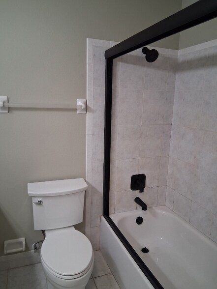 Building Photo - 308 Banana St