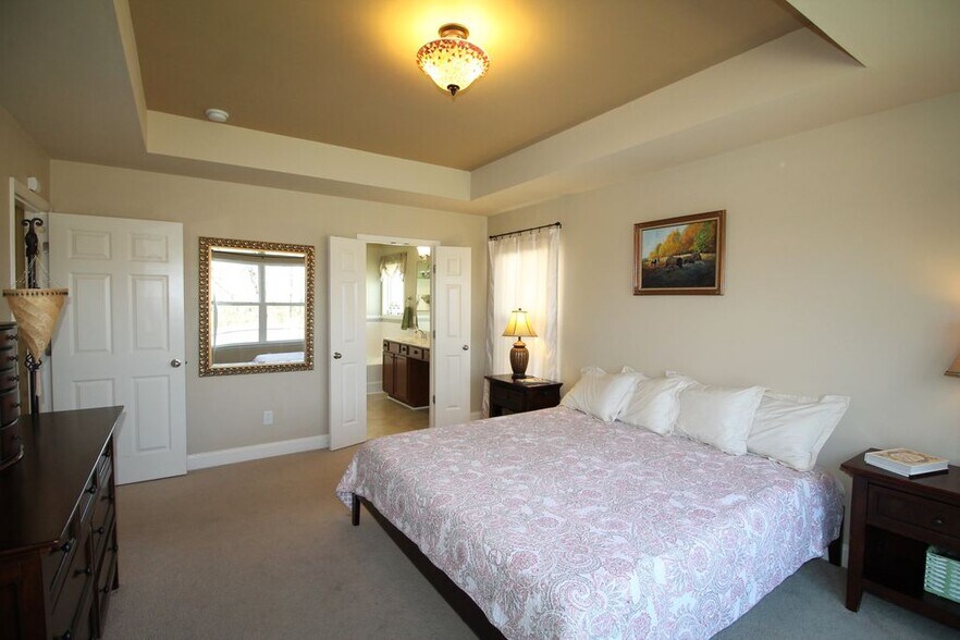 Building Photo - 4236 Longfellow Dr