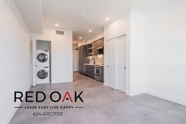 Primary Photo - 3450 W 43rd St