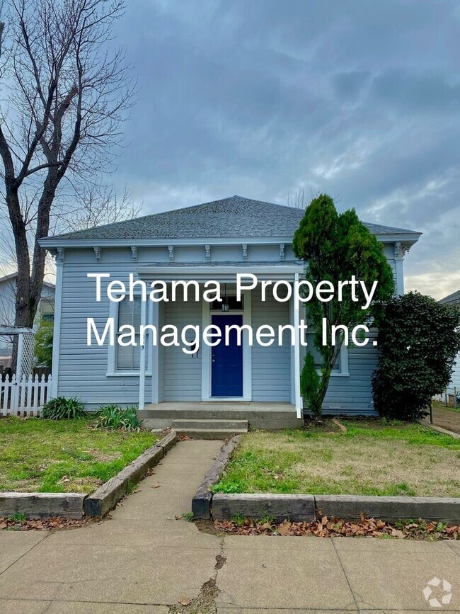Building Photo - Victorian downtown location 3 bedroom 1 bath