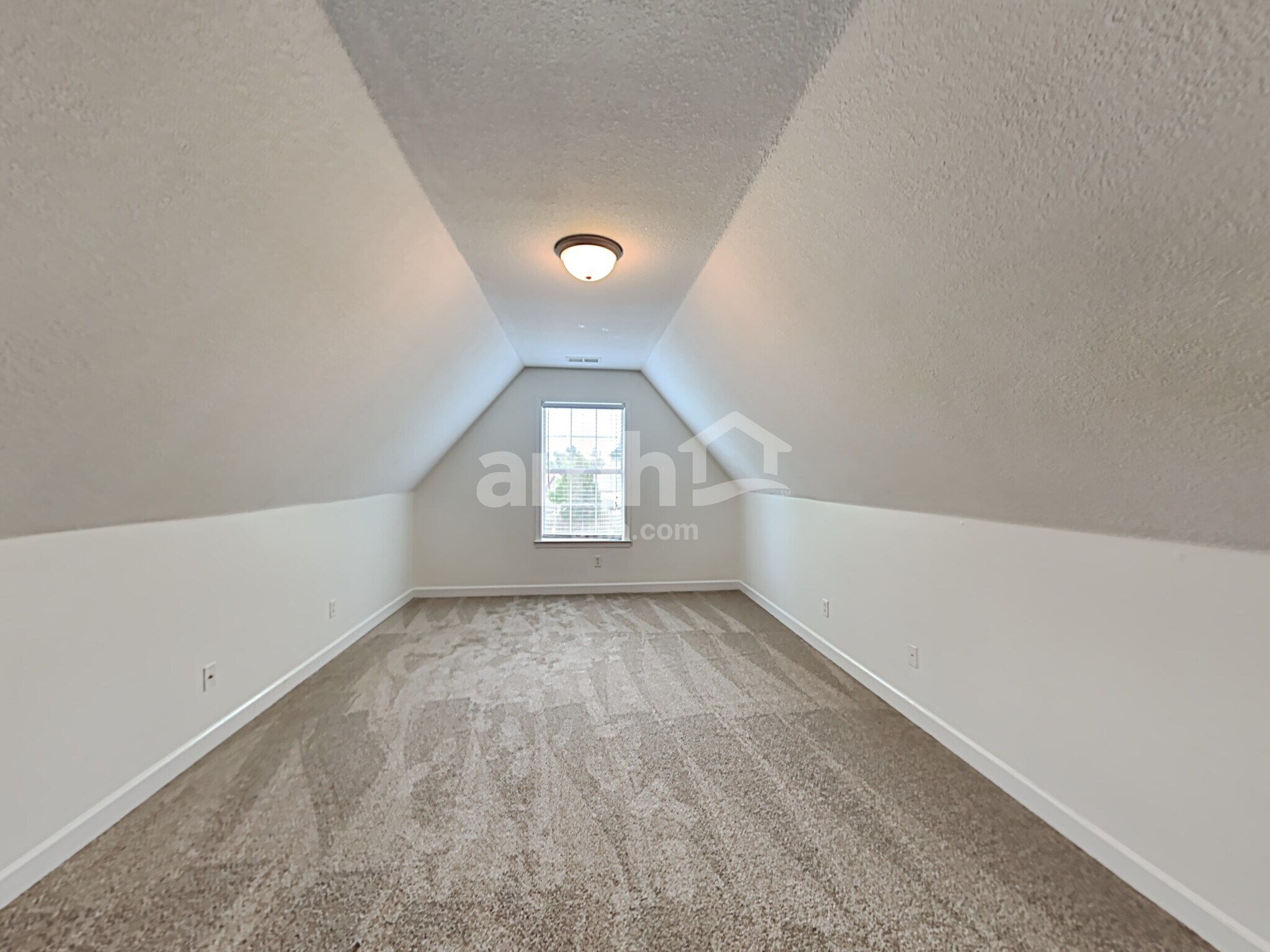 Building Photo - 410 Vaiden Ridge Dr N