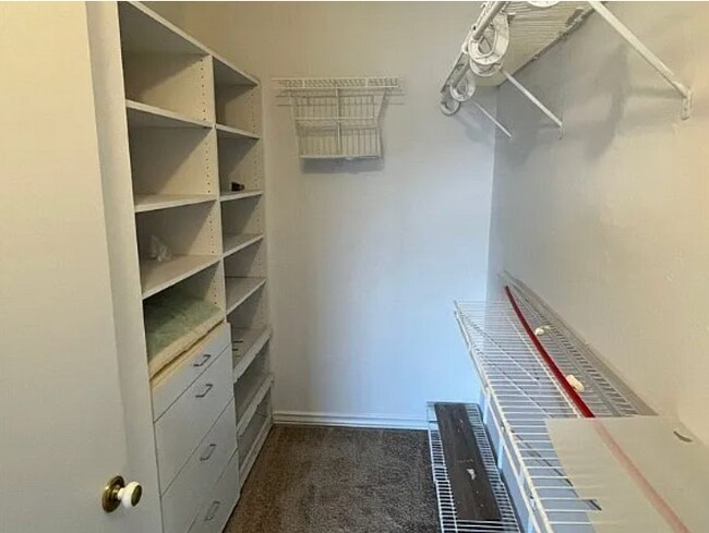 Building Photo - 6824 Sandtrap Dr N