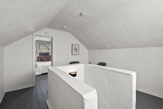 Building Photo - 4 bed 1 bath Home Available Now in Westwood!