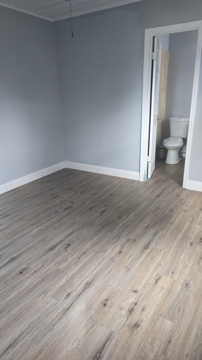 Building Photo - 220 Fleming Ave