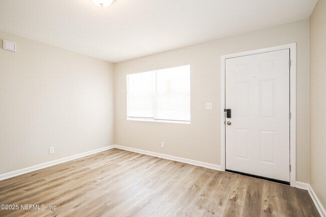 Building Photo - 5805 Norde Dr E
