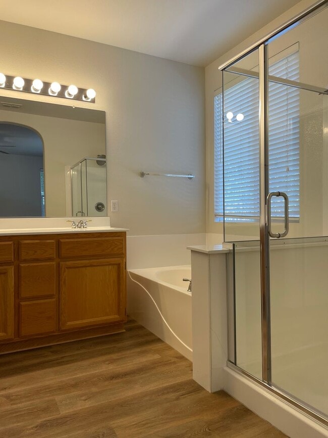 Building Photo - SINGLE STORY, 3 BED, 2 BATH, 2 CAR, LARGE BACK YARD