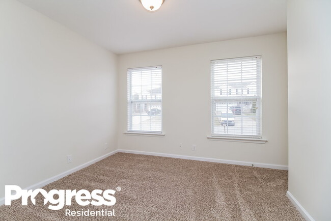Building Photo - 332 John Henry Dr