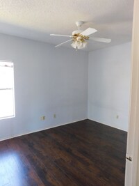 Building Photo - Edgecreek Condo for Lease